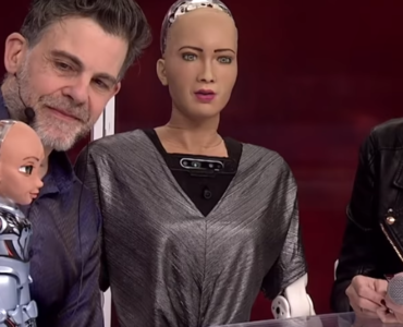 Sophia the Robot, LIttle Sophia, David Hanson at CES 2019 - CNET Interview